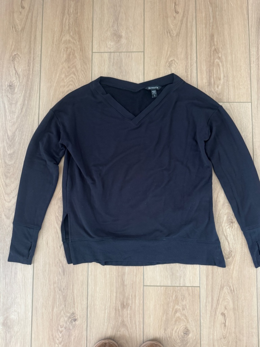 Athleta Black V-Neck Long Sleeve Top